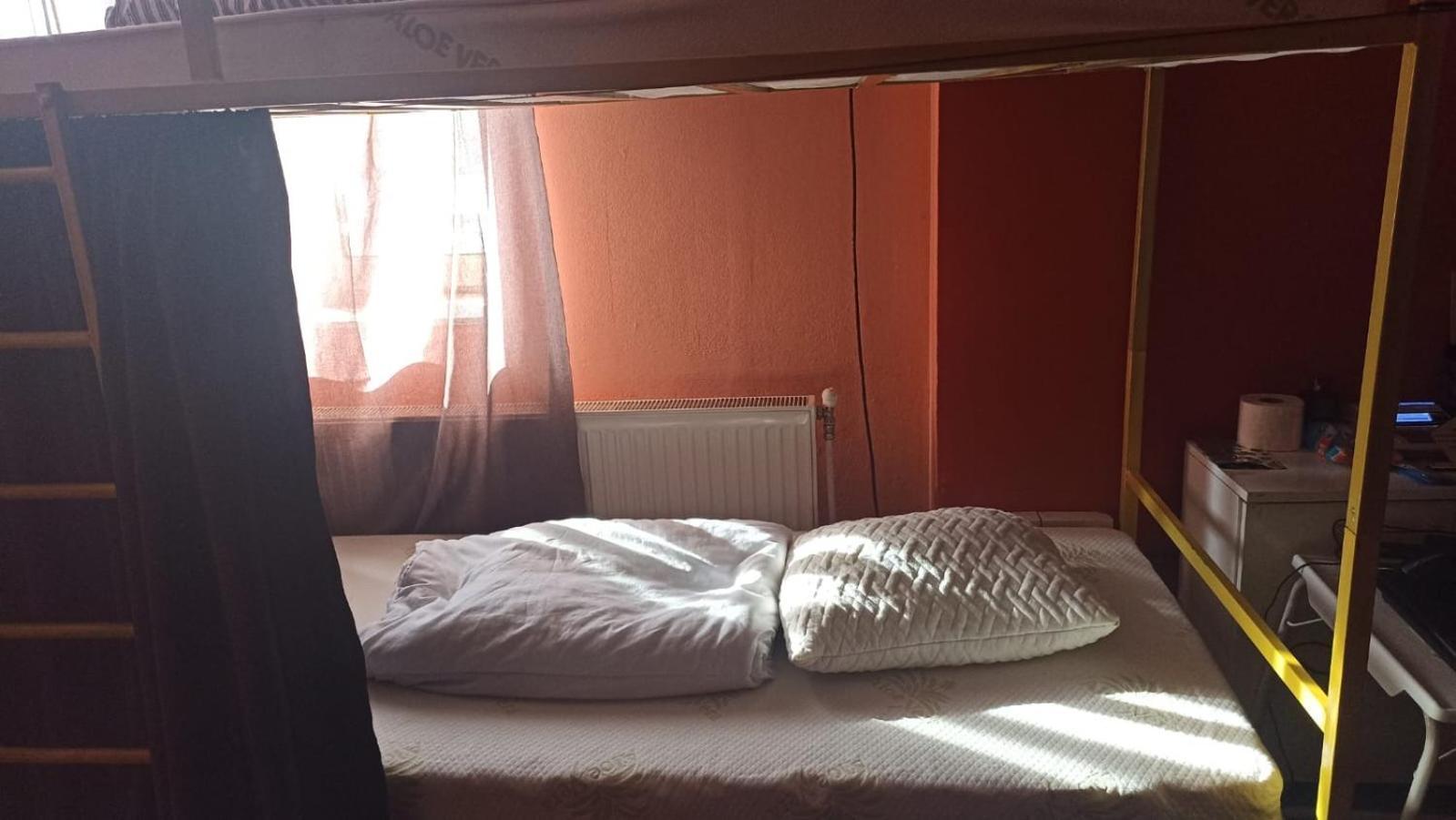 Newborn Center Hostel All Day Free Coffee Приштина Екстер'єр фото
