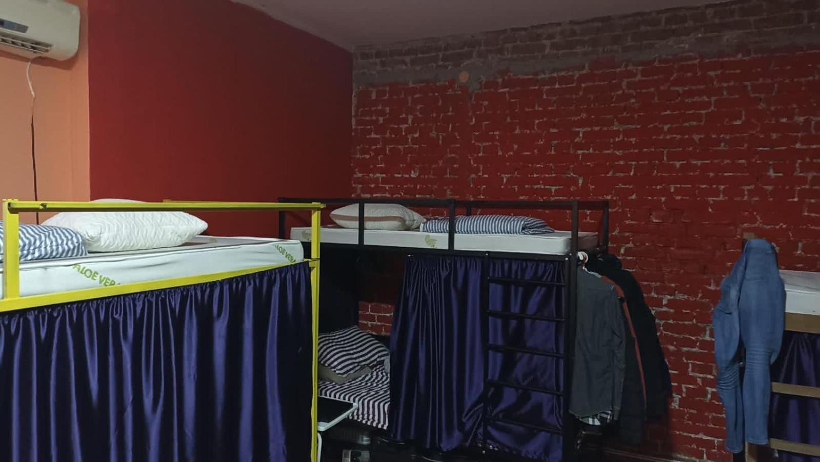 Newborn Center Hostel All Day Free Coffee Приштина Екстер'єр фото