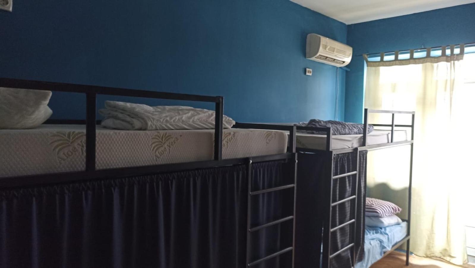Newborn Center Hostel All Day Free Coffee Приштина Екстер'єр фото