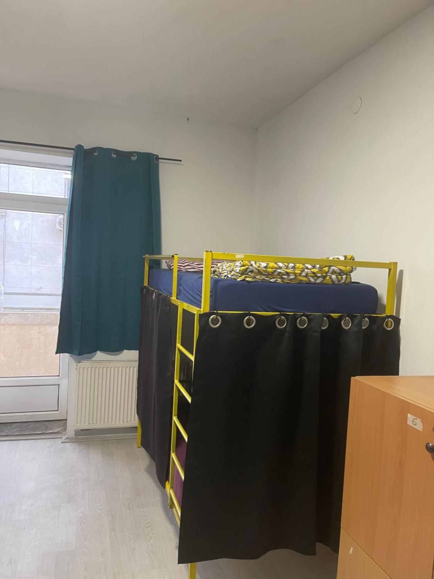 Newborn Center Hostel All Day Free Coffee Приштина Екстер'єр фото