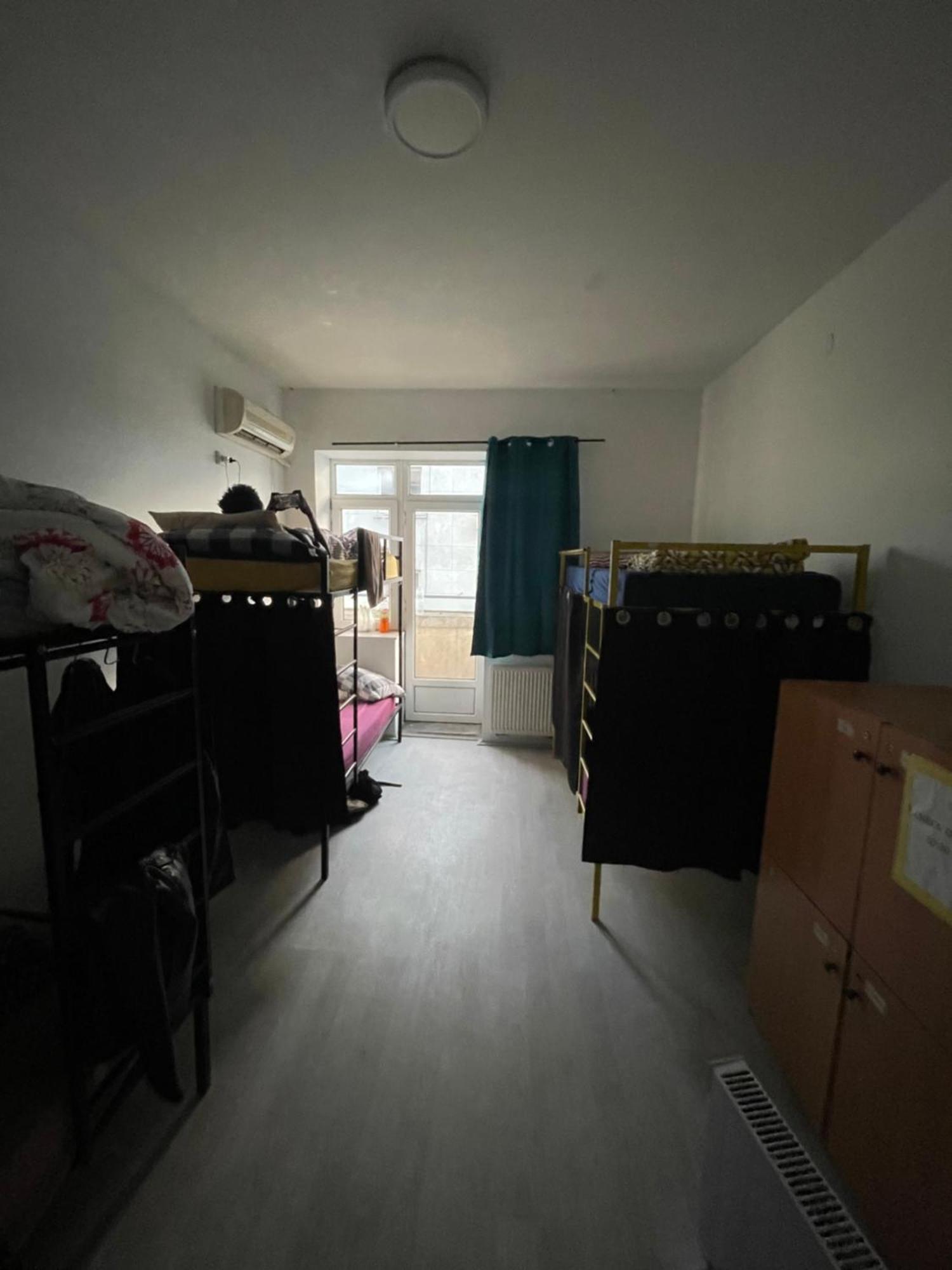 Newborn Center Hostel All Day Free Coffee Приштина Екстер'єр фото