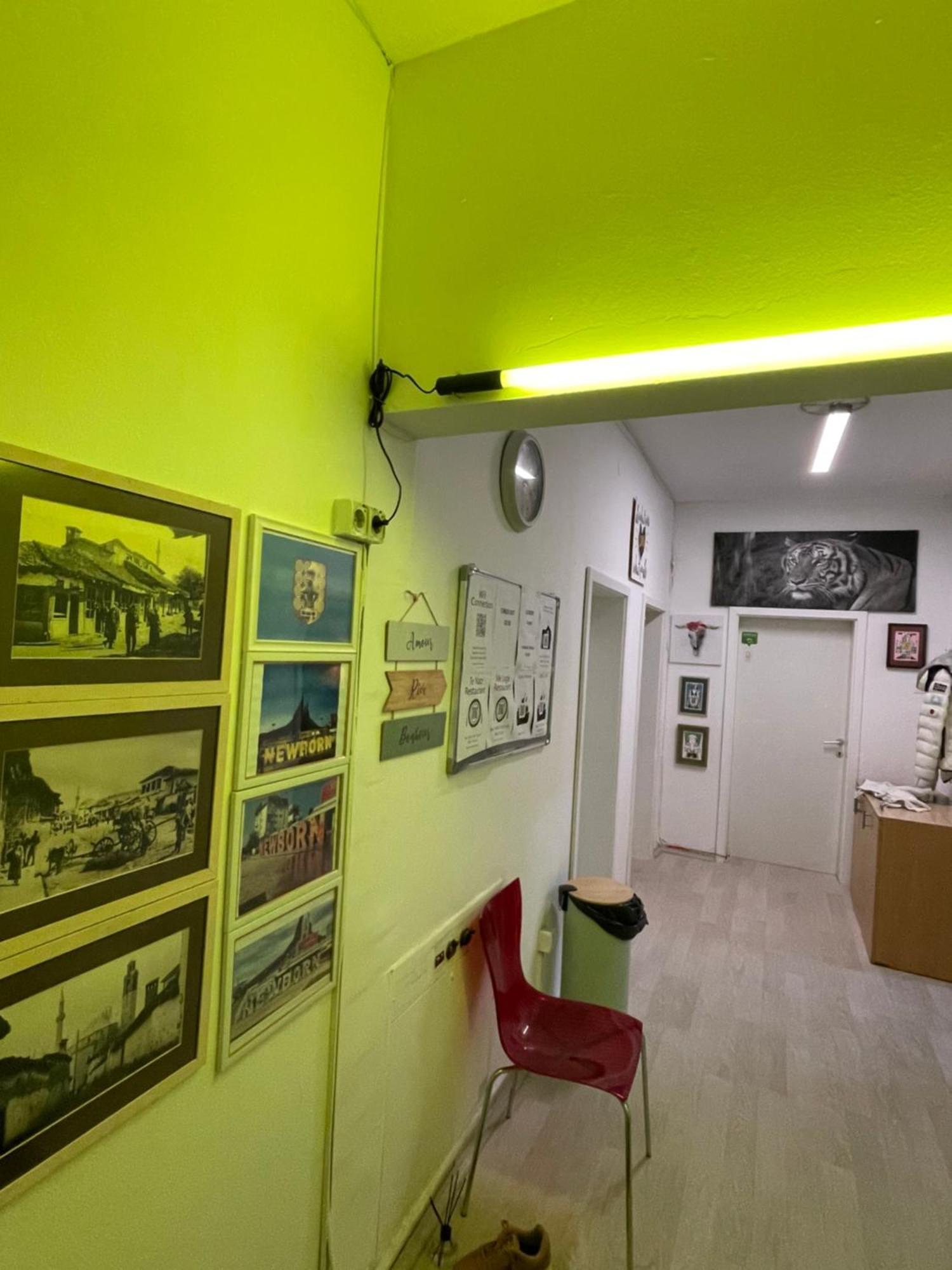 Newborn Center Hostel All Day Free Coffee Приштина Екстер'єр фото